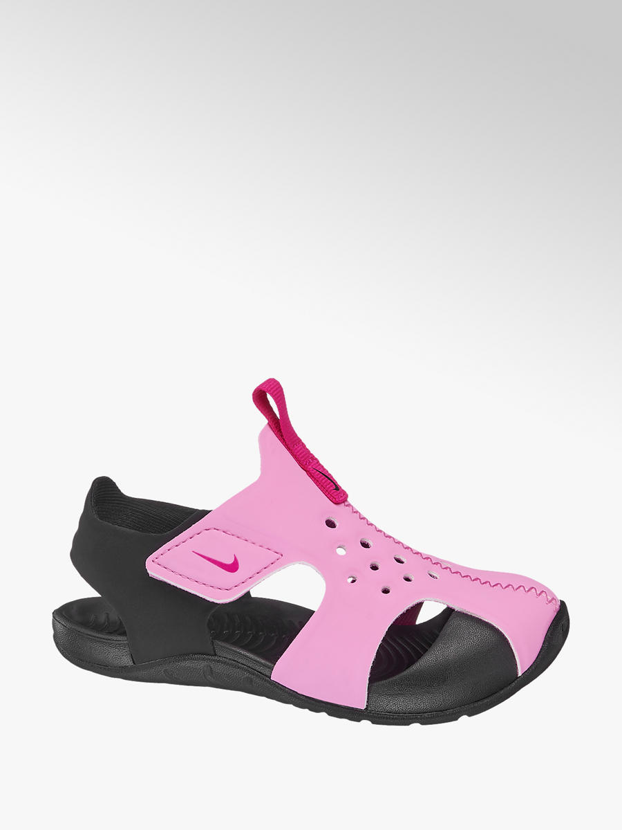 Mädchen Beach Sandalen SUNRAY PROTECT 2 von NIKE in pink - deichmann.com Mädchen Beach Sandalen SUNRAY PROTECT 2 von NIKE in pink - deichmann.com